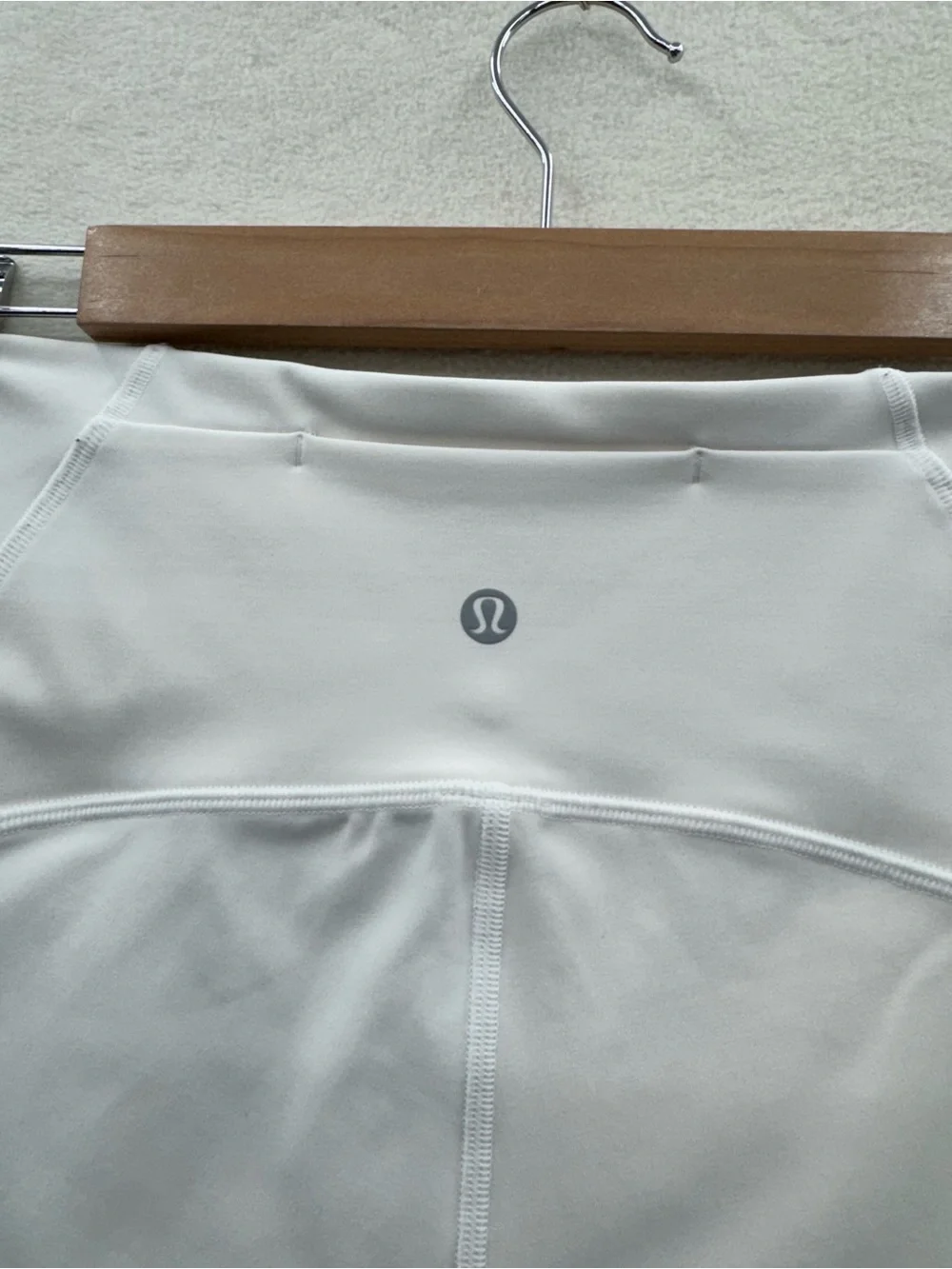 Lululemon Women’s 10 Laser Cut Capri White Rare